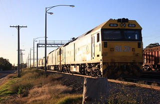 BL26 and G540 head a loaded grain that will run to port the next morning from Dimboola