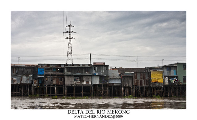 Casas suspendidas sobre el rio Mekong