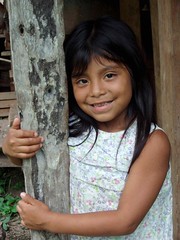 Niña - Girl; Alto del Valle, Palo Seco, Comarca Ngöbe Buglé, Panamá