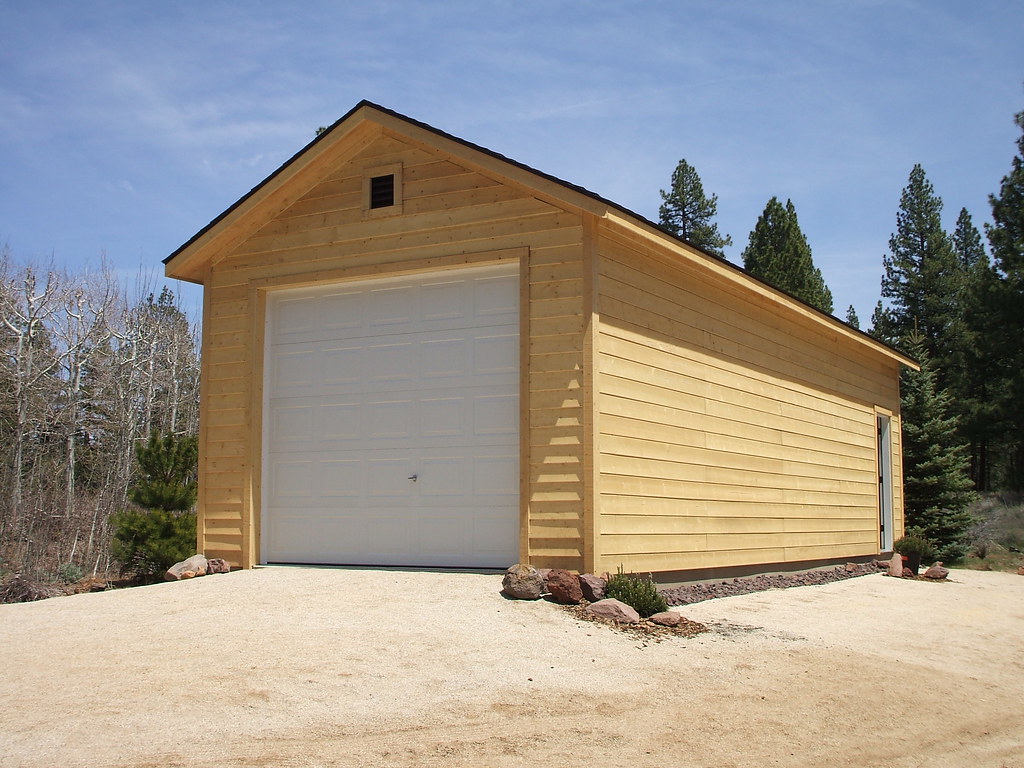 Premier Ranch Garage Premier PRO Ranch Garage | Cedar lap siding on a PRO Ranch g… | Flickr