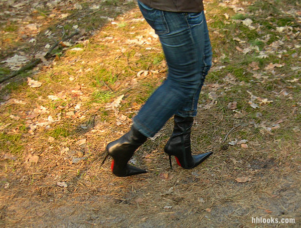 Walking in stiletto high heels boots - a photo on Flickriver
