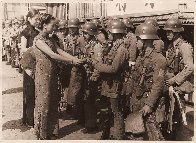 Press Photo 1 新闻老照片-妇女部长慰劳淞沪会战将士 Shanghai 1937