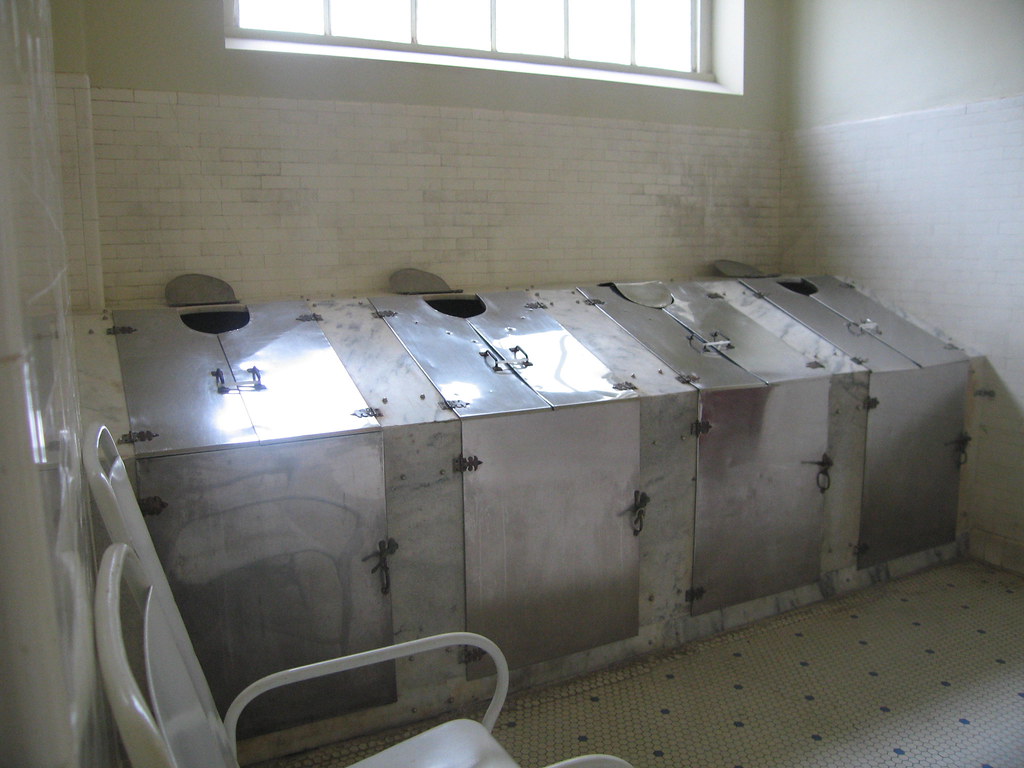 Steam Cabinet room | The vapor cabinet is also part of the s… | Flickr
