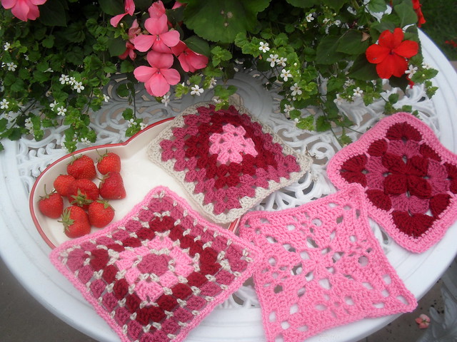 Look at these fantastic colours too! Ooh! it's definitely 'Strawberry and Cream' day today!.....>