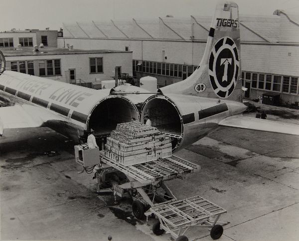 Canadair Cl-44