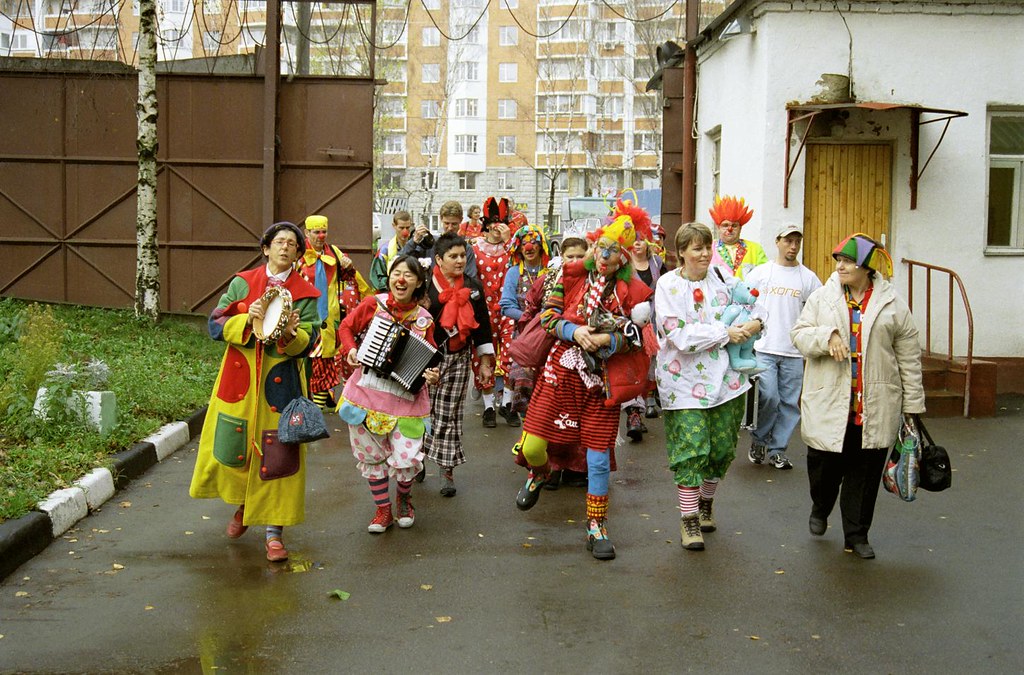 Clown Visit 1(John Glick/Russia Clown Trip 2004)