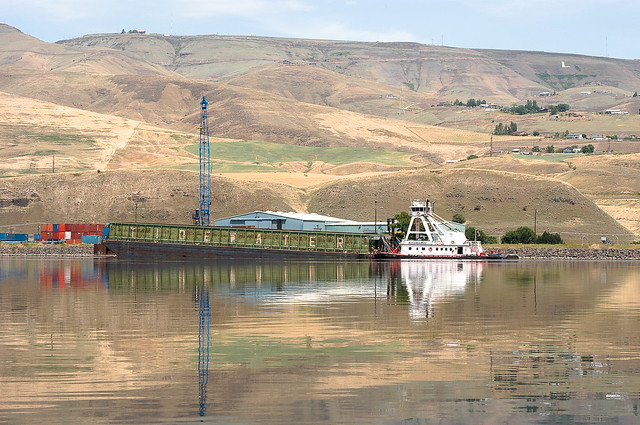 Tllted barge in Lewiston, Idaho