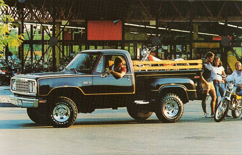 Пикап людей. Dodge Warlock 1977. Dodge Pickup 1970. Dodge Ram 1970. Dodge Warlock 1978.