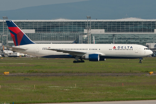 Delta Air Lines Boeing 767-332 (ER) N196DN (42306)