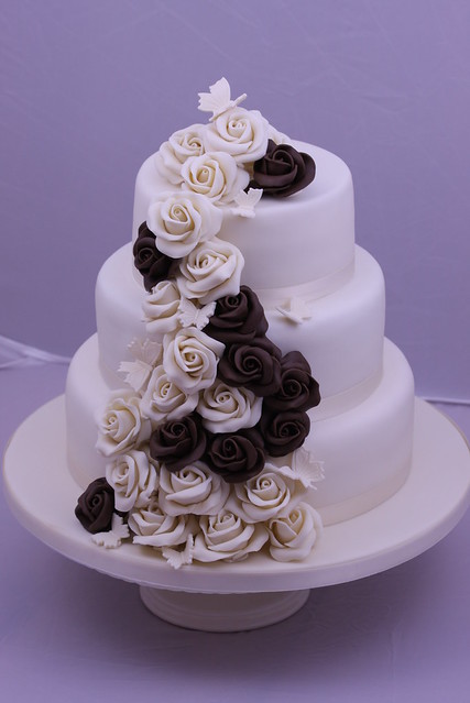 Rose and Butterflies Wedding Cake