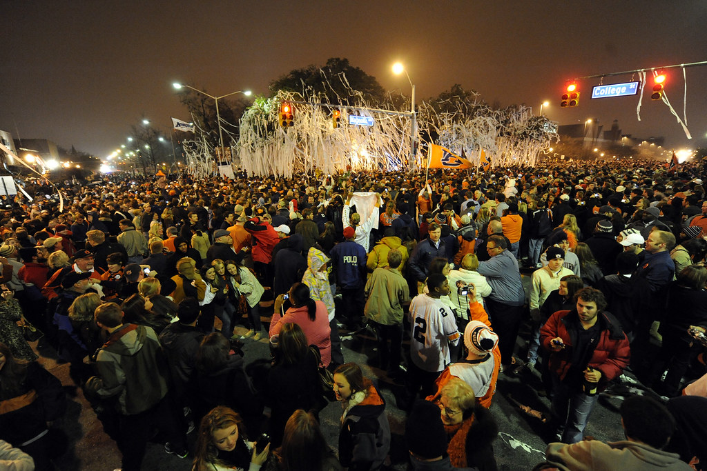 Toomer's oaks rolled after BCS championship game