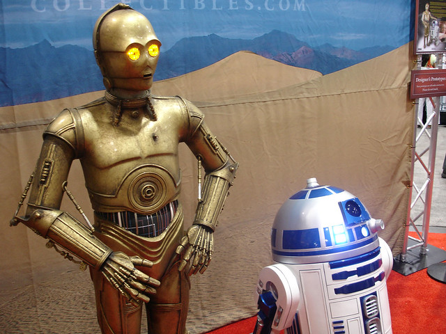 Comic-Con 2006 - life-sized C-3PO and R2-D2