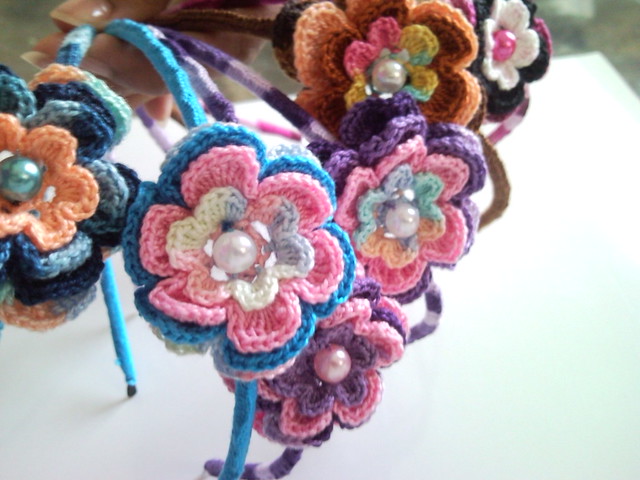 Cintillos de flores a crochet