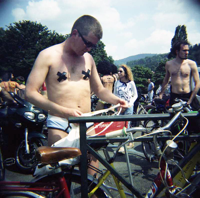 lomo diana f+ : naked cyclists pride - moderate