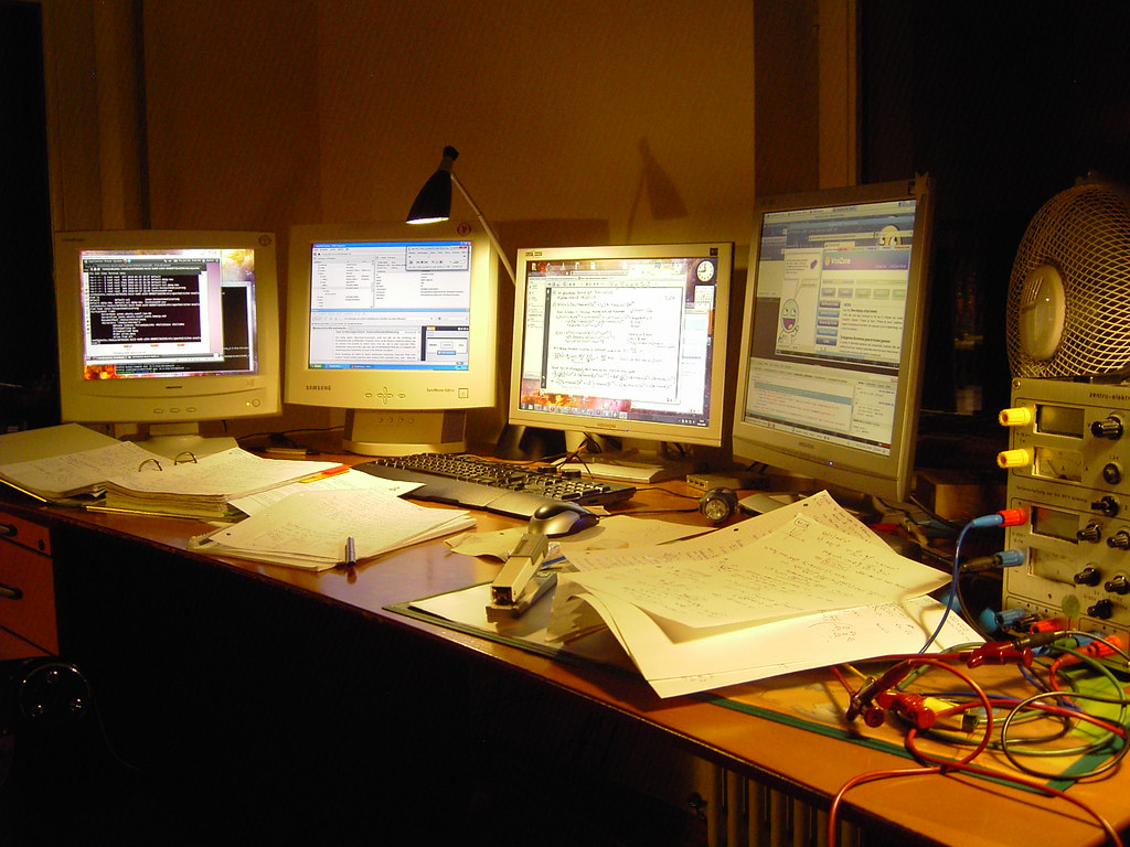 Quadscreen | My Core i5 with 2x PCIe graphics cards, running… | Flickr