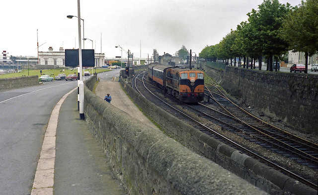 1978.05.26 Friday  179Q..175 Departs Dun Laoghaire on a local from Bray. It will be 6 years before the DART takes over these local workings..