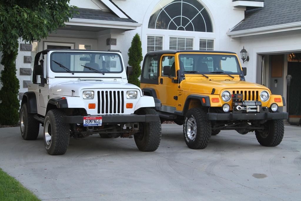 Jeep Wrangler TJ vs YJ Comparo | Side-by-side White 1995 Jee… | Flickr