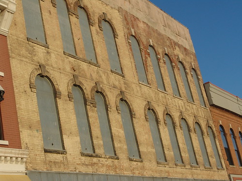architecture facade 1800s historic oldbuilding ghostsign localhistory macombil mcdonoughcounty macombsquare