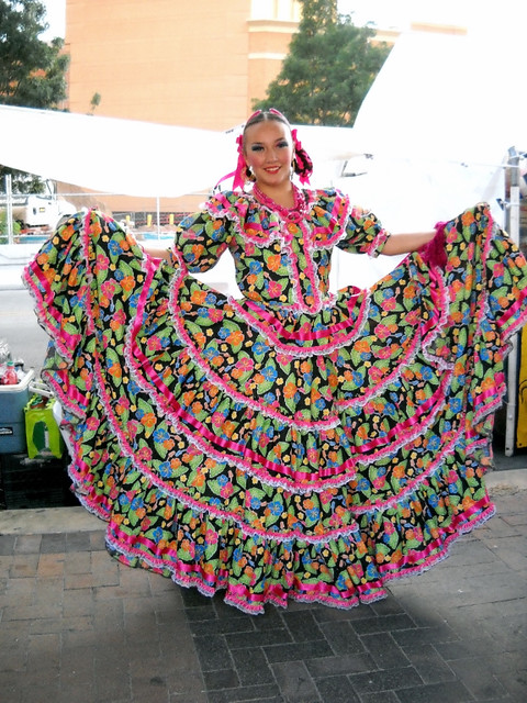 Nice Girl Mexican Folkloric Ballet