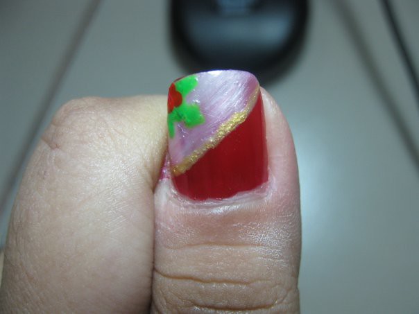 nail art mistletoe
