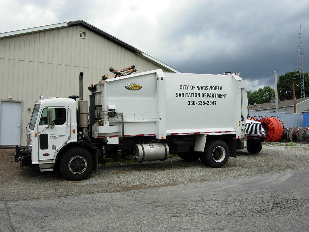 New Way Trash Packer _ Refuse Trucks & Garbage Trucks – HBUN