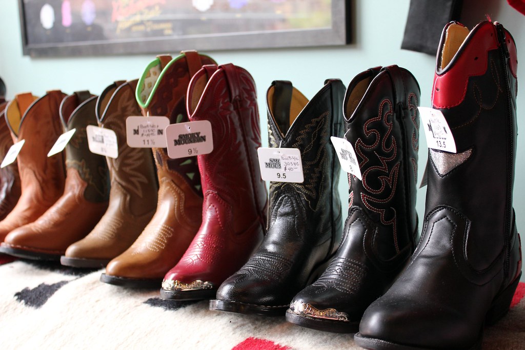 8/12/2010 | Cowboy Boots! After some mani/pedis with Maureen… | Flickr