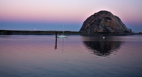 california moon coast morrorock californiacoast sunrisesunsets