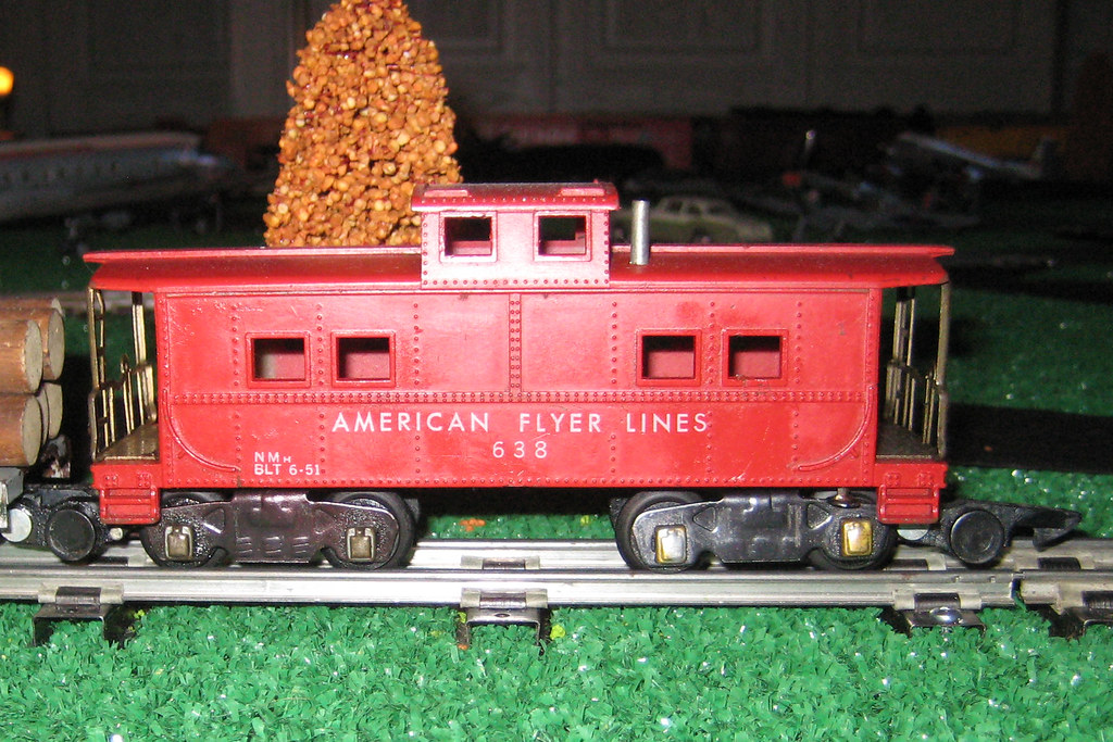 AMERICAN FLYER #638 RED CABOOSE w/link coupler 