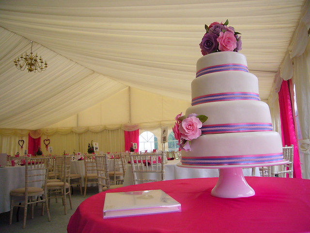 rose wedding cake 01