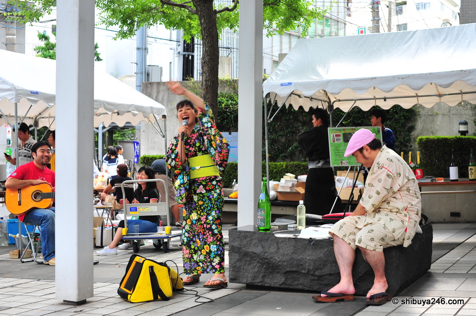 People get entertained with some Japanese songs