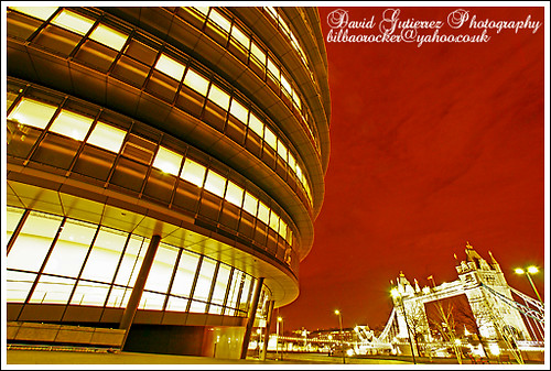 London Architecture at Night : The Power of City Hall