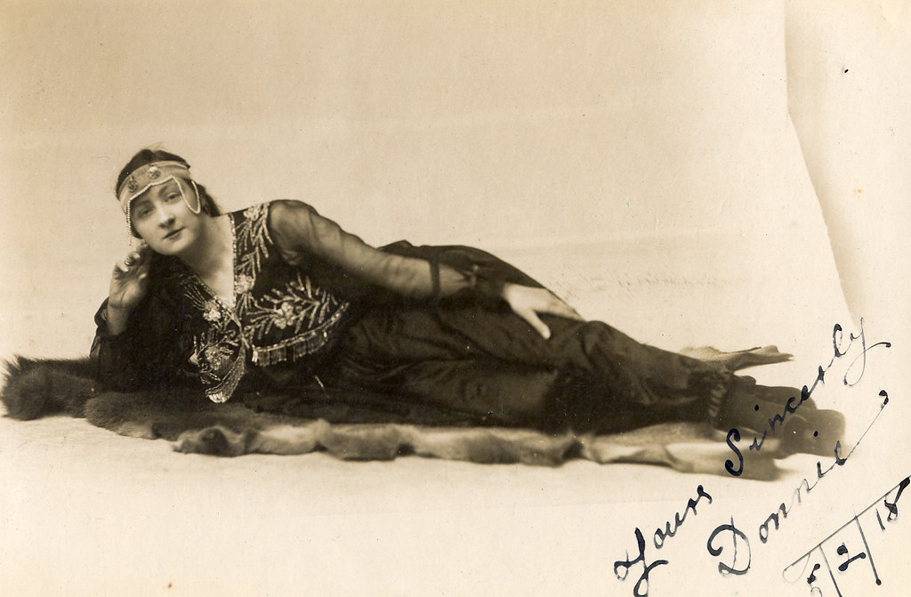 Another arab lady in 1918