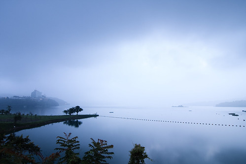 morning lake mountains reflection misty fog sunrise day foggy taiwan 南投 台灣 山 日月潭 sunmoonlake nantou 湖泊 日出 霧 倒影 出水口