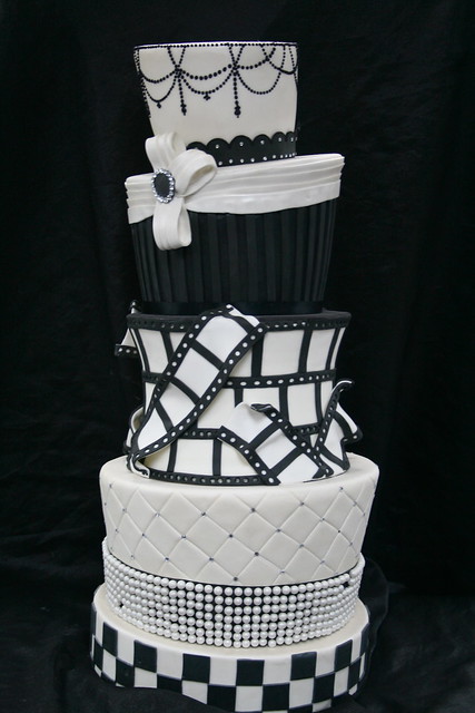 Hollywood Wedding Cake Display