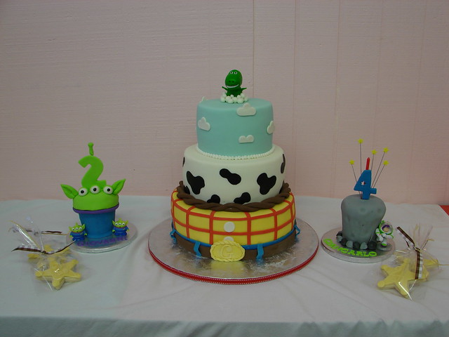 Toy Story Themed Cake, Smash Cupcakes and Cookies