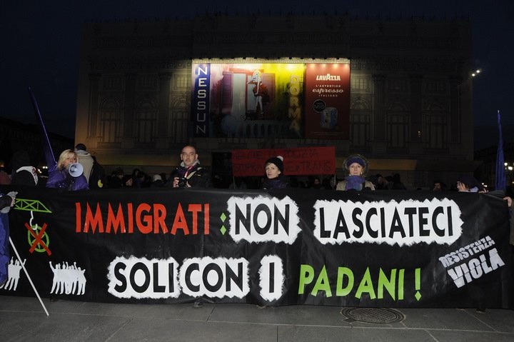 Siamo tutti sulla GRU! Corteo solidarietà immigrati   - Torino 27 novembre 2010