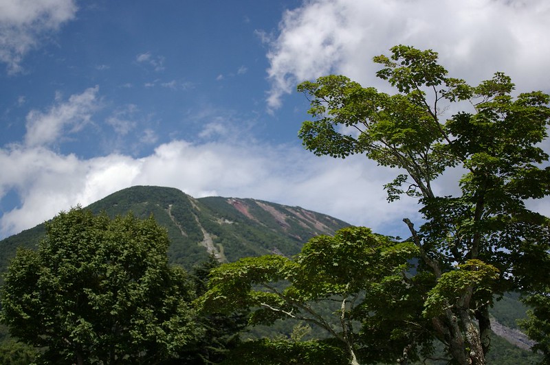 男体山