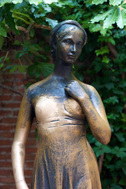 Bronze statue of Juliet, Casa di Giulietta, Verona