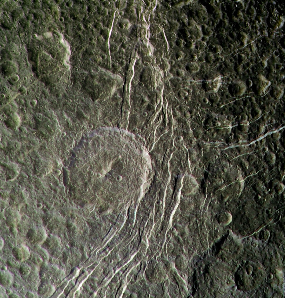 Dione-fractures-20100904