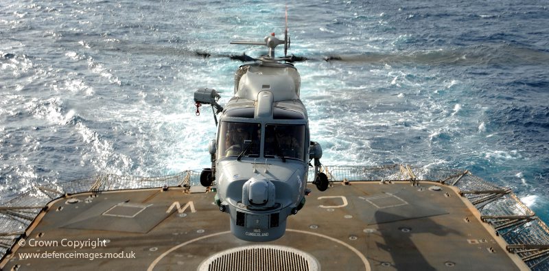 5036629008 37a184f8a0 c - Rough Landings in High Seas A Lynx MK8 Helicopter Lands Onboard HMS Cornwall