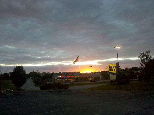 IMG_20101002_183822 by hoadlck, I figured this would not turn out very good. But, there were very rich colors with this sunset.sunse