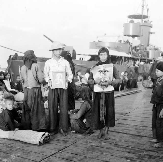 Évacuation de la population catholique de Bui Chu. Octobre 1954