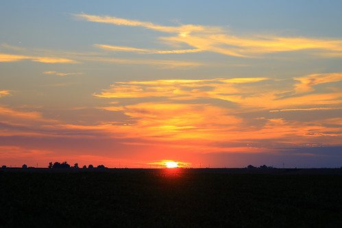 Sunset east of Illiopolis by HighHor$epower, After a futile attempt to get a sunset shot of NS #145 west of Decatur, I had to "settle"
