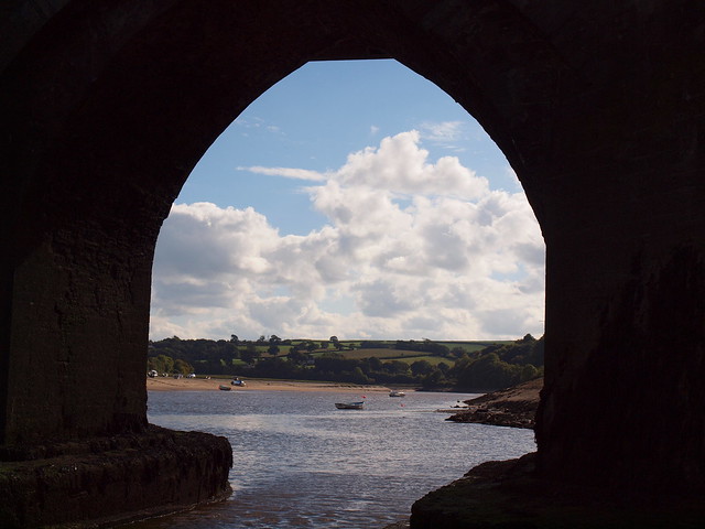 View through an arch (1)