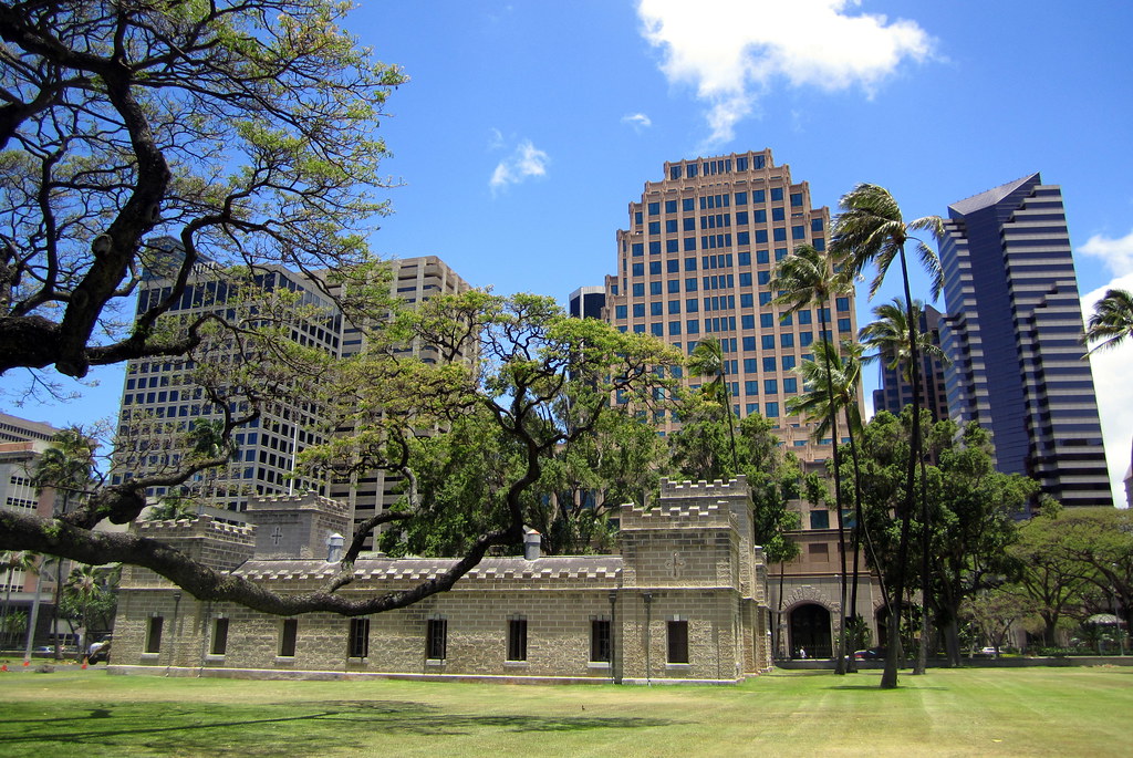 O'ahu - Honolulu - Capitol District: ʻIolani Barracks