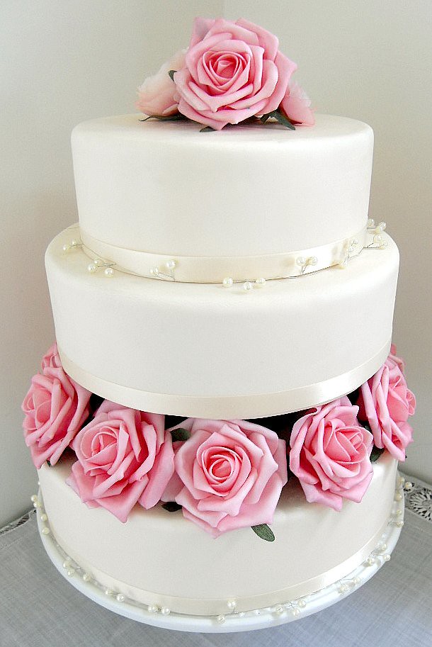 Pink Roses & Pearls Wedding Cake