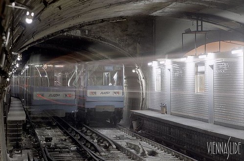1987 Metro_10-67_Gare_d_Austerlitz_1987