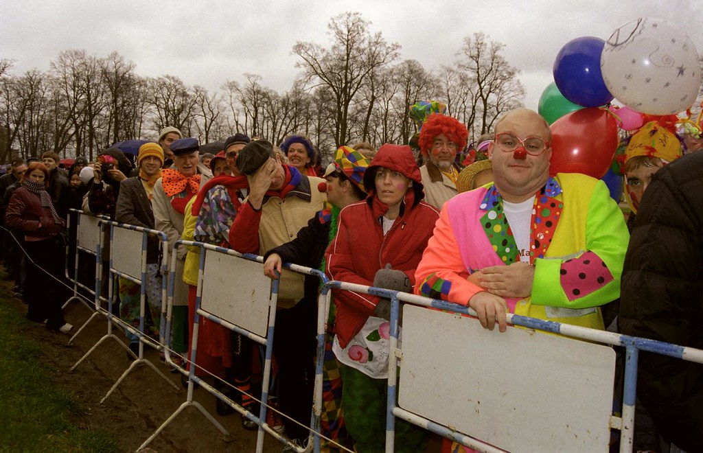 Waiting In Line 1(John Glick/Russia Clown Trip 2004)
