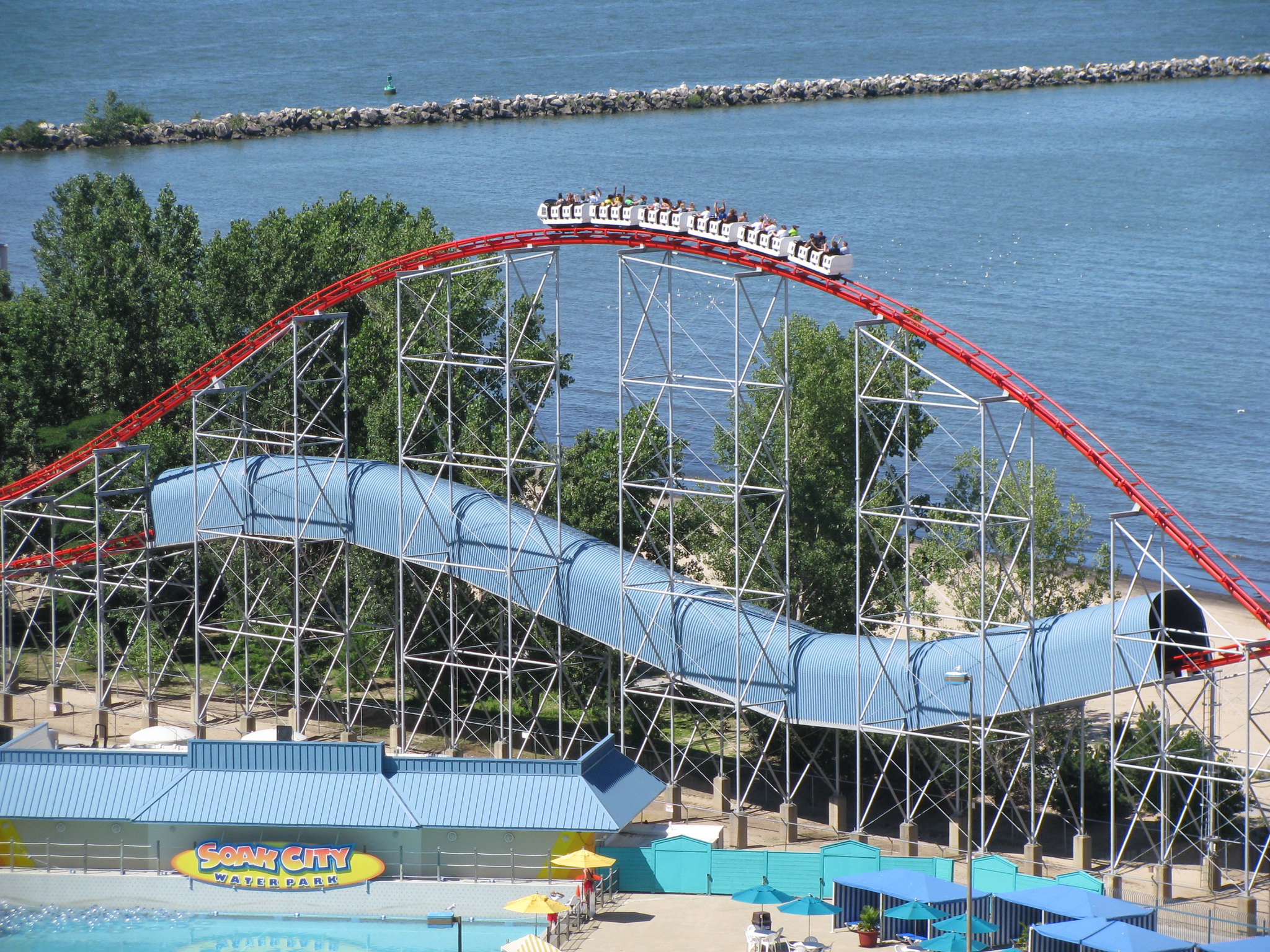 [Magnum, Cedar Point] Quick quiz - how did I get this angle? : r ...
