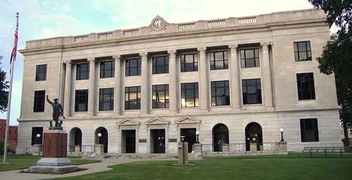 Pettis County Courthouse (Sedalia, Missouri) by courthouselover, Construction on this courthouse started in 1924 and was completed in 1925. The Classical Revival des